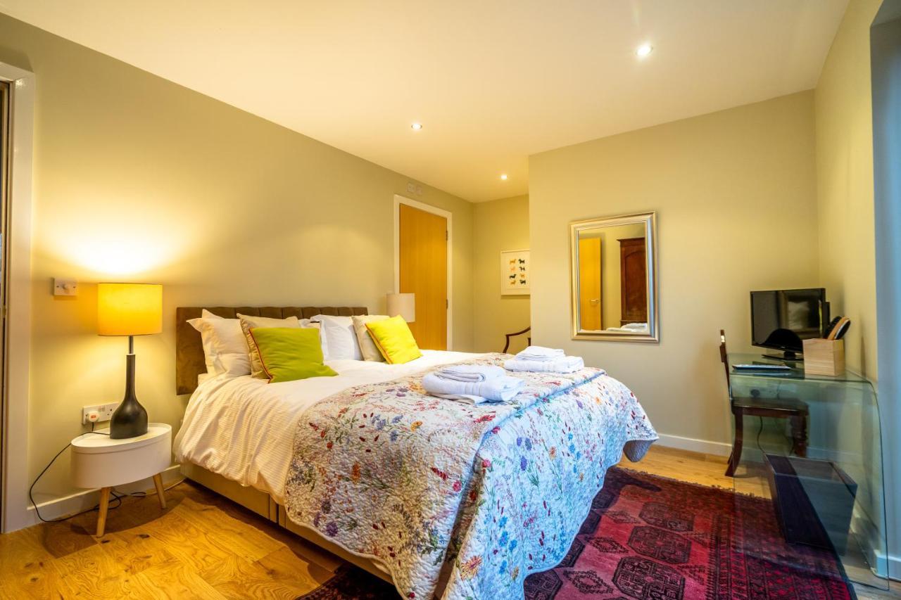 15 Stonegate Court * York